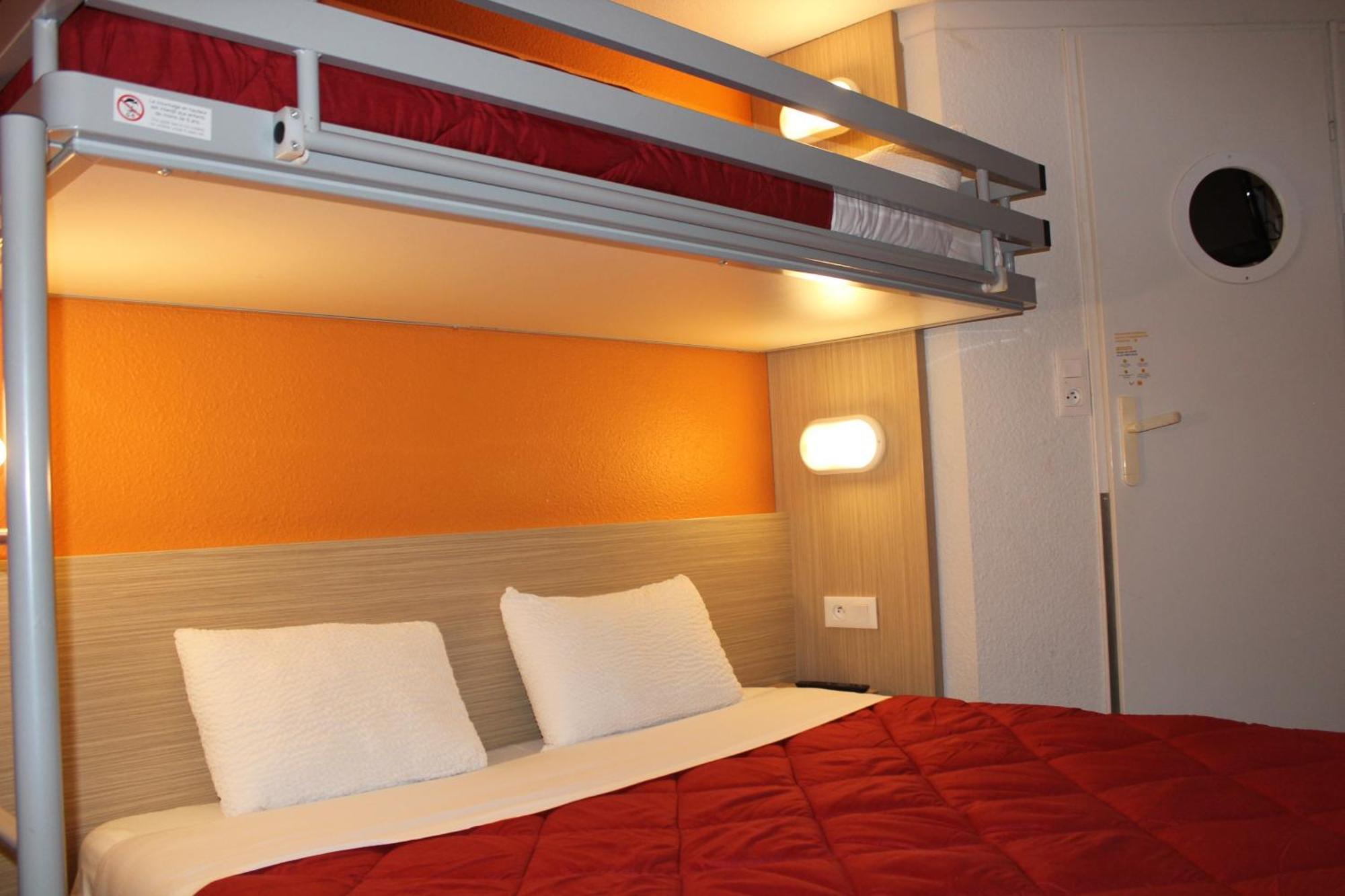 Premiere Classe St Quentin En Yvelines Elancourt Trappes Bagian luar foto