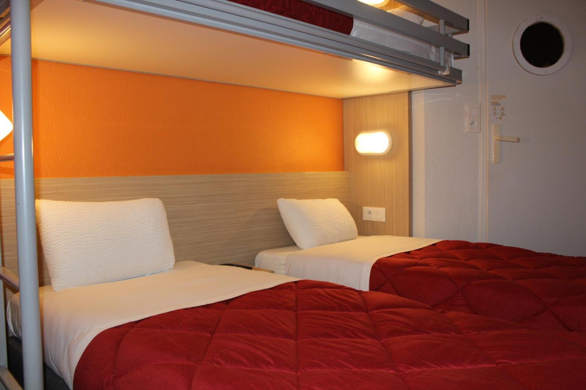 Premiere Classe St Quentin En Yvelines Elancourt Trappes Bagian luar foto