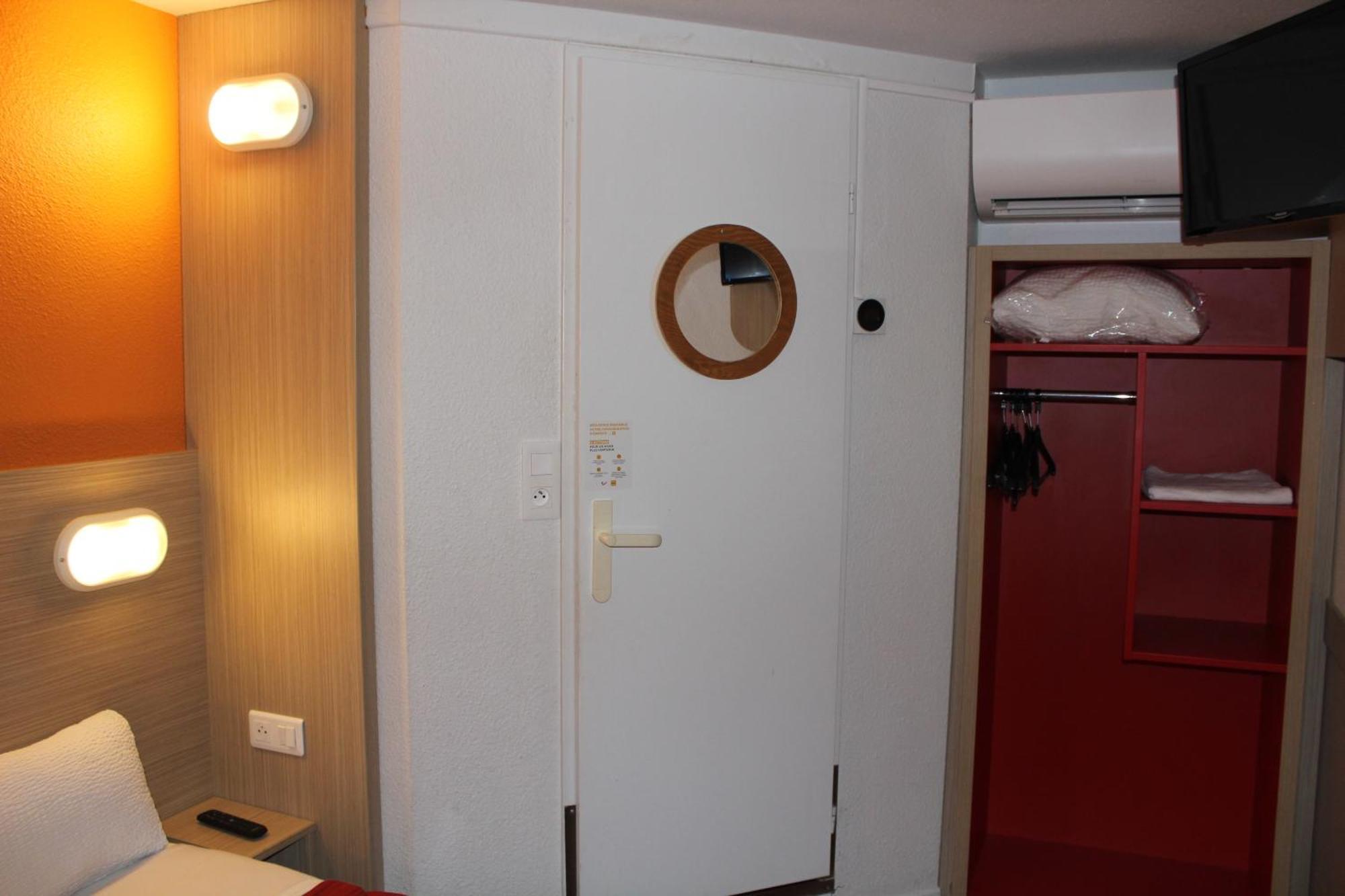 Premiere Classe St Quentin En Yvelines Elancourt Trappes Bagian luar foto
