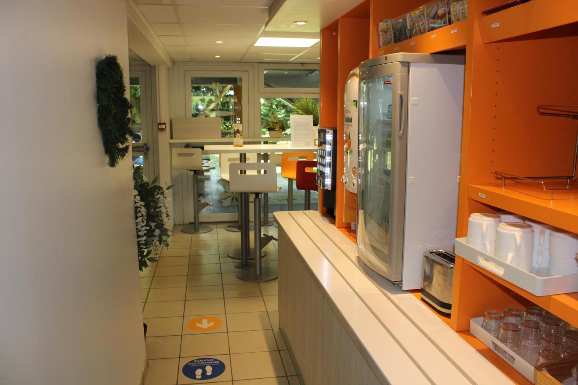 Premiere Classe St Quentin En Yvelines Elancourt Trappes Bagian luar foto