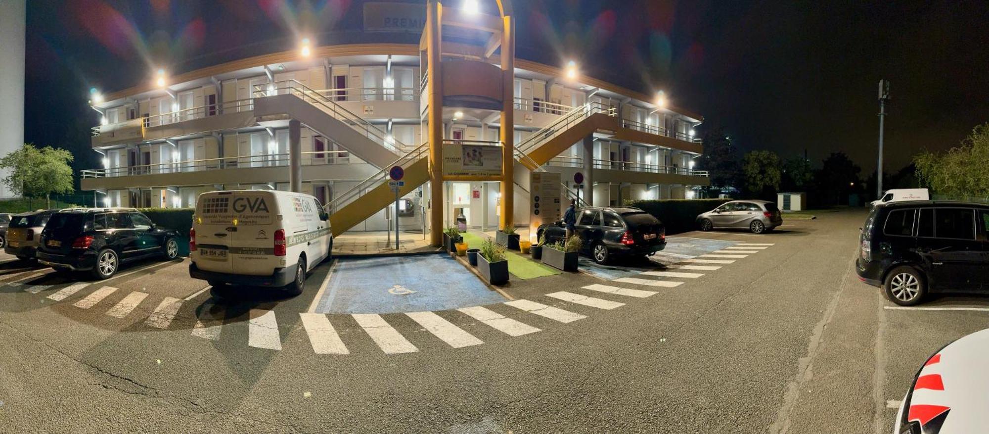 Premiere Classe St Quentin En Yvelines Elancourt Trappes Bagian luar foto